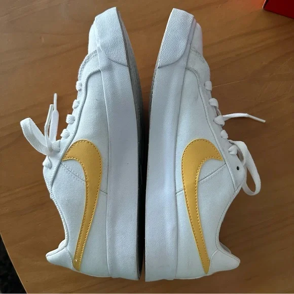 NIKE Court Legacy Low - White Canvas with Yellow/Gold details - Women’s 8.5 - Picture 2 of 9